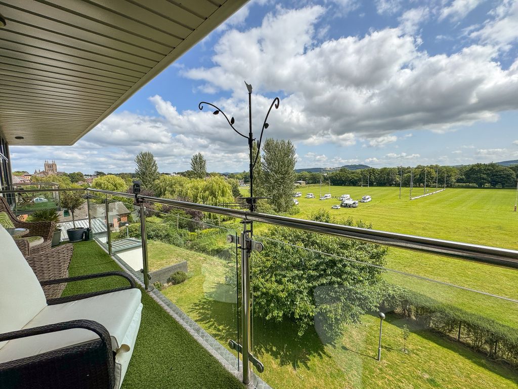 Property photo 2 of 18 Balcony