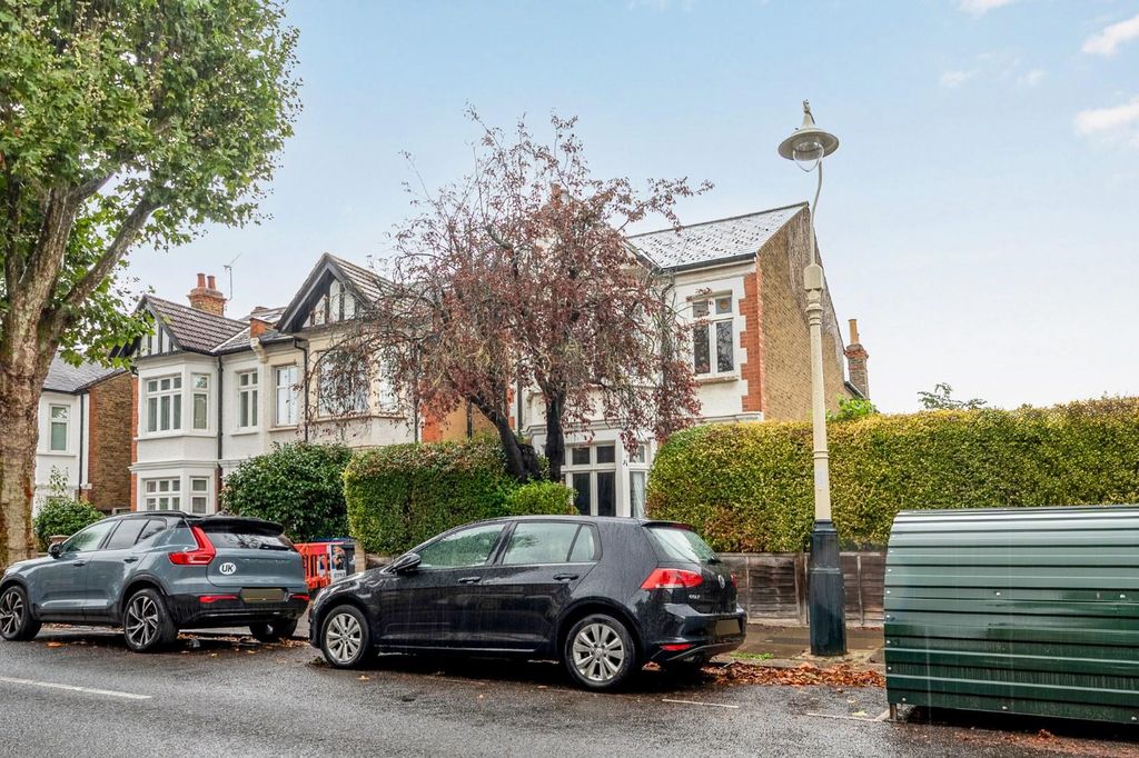 Property photo 2 of 17 2 Dorset Road-2.Jpg