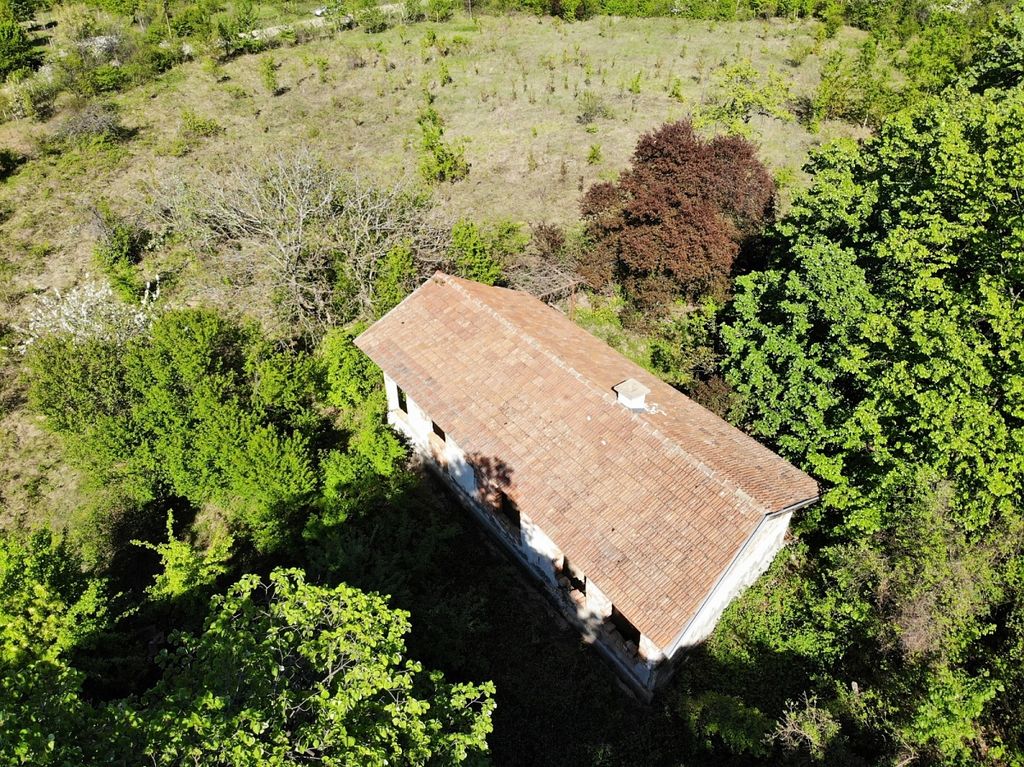 Property photo 3 of 4