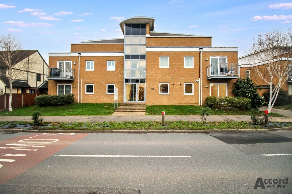 Property photo 1 of 9