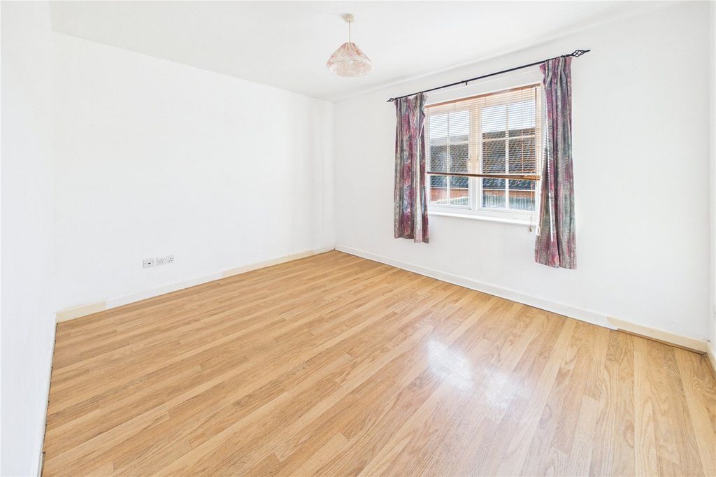 Property photo 3 of 12 Picture No. 23