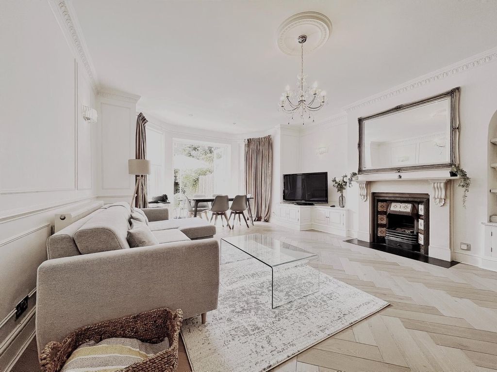 Property photo 2 of 3