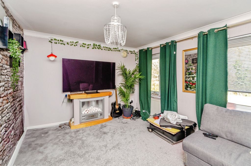 Property photo 2 of 17 Photography