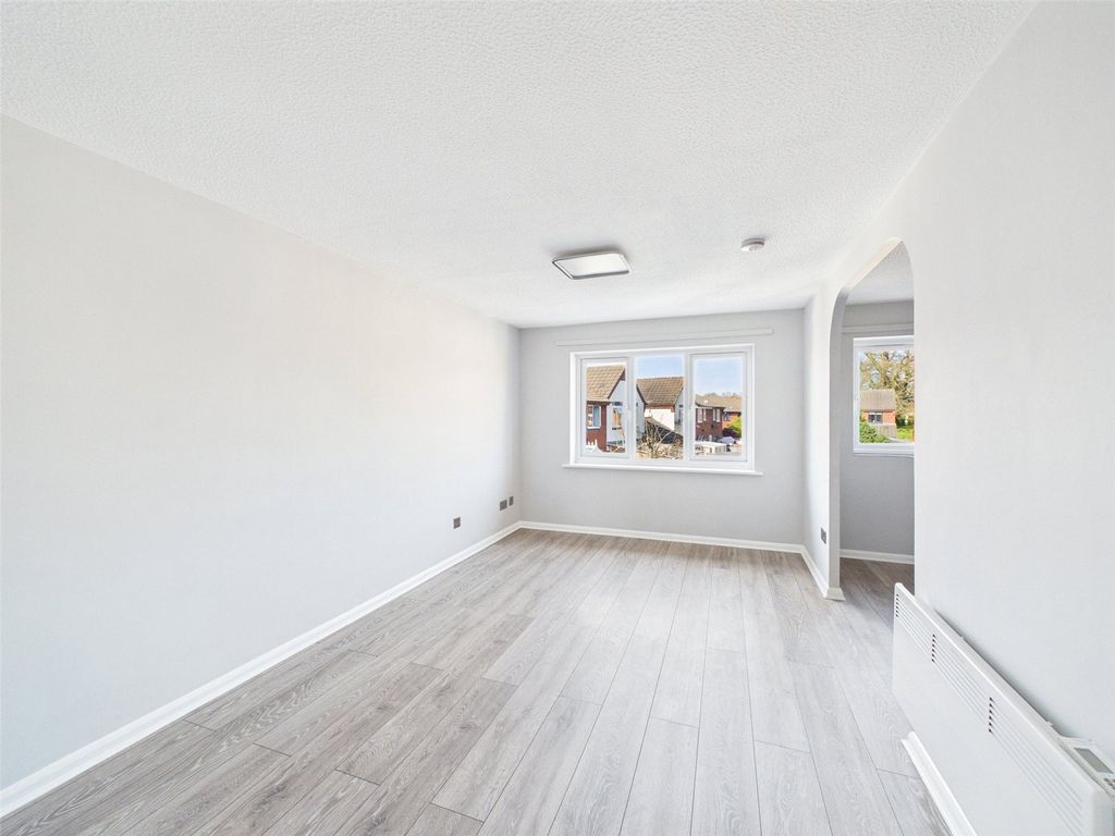 Property photo 3 of 10 Picture No. 01