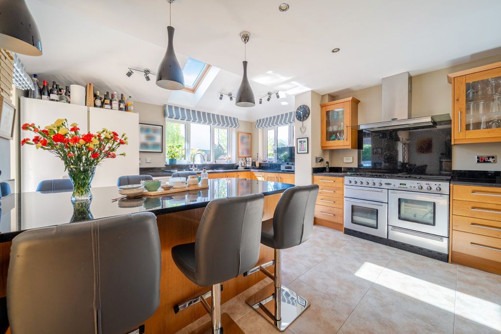 Property photo 2 of 37 Picture No. 22