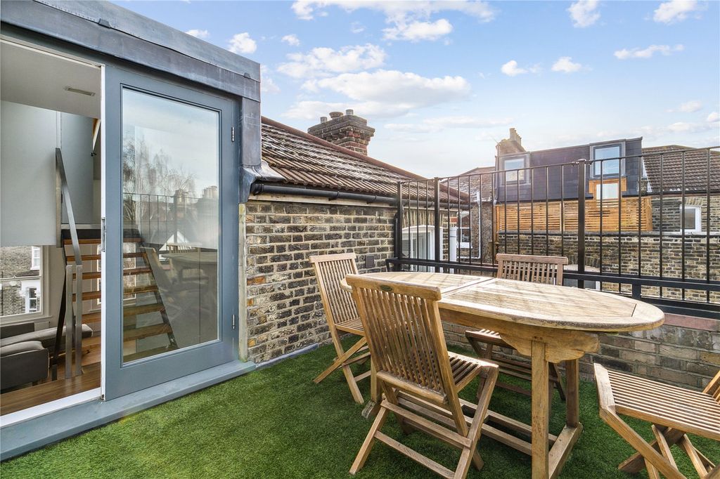 Property photo 3 of 14 Roof Terrace
