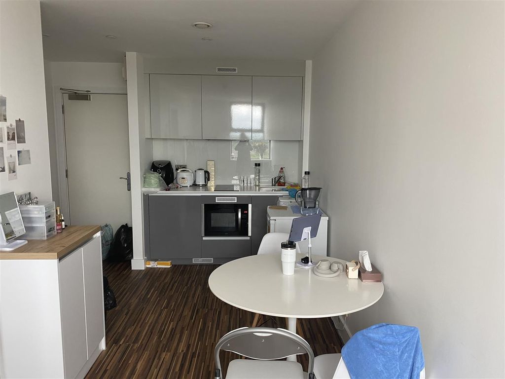 Property photo 3 of 7 Lounge.Jpg