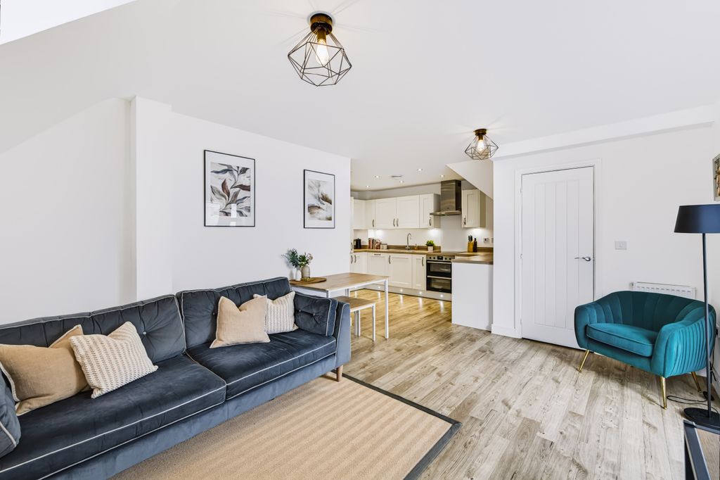 Property photo 1 of 17 Image10.Jpg