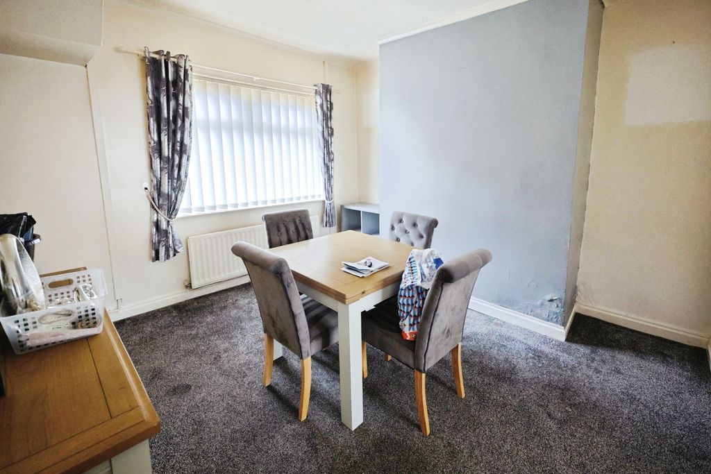 Property photo 3 of 10 Pbox-Img.Jpg