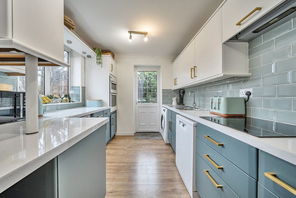 Property photo 2 of 22 Kitchen