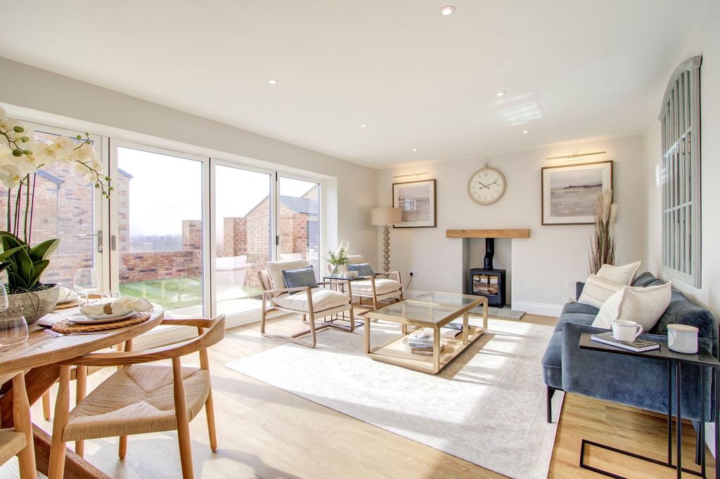 Property photo 2 of 34