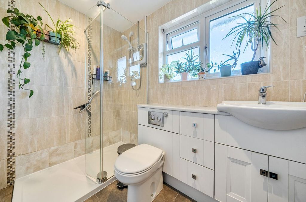 Property photo 3 of 19 14372471