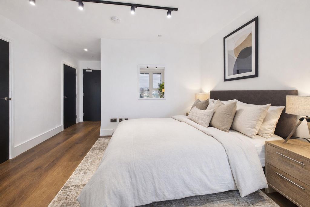 Property photo 2 of 17 2