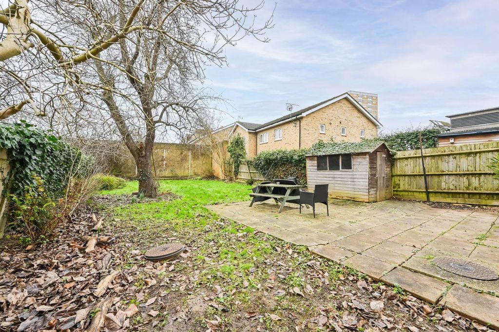 Property photo 2 of 14