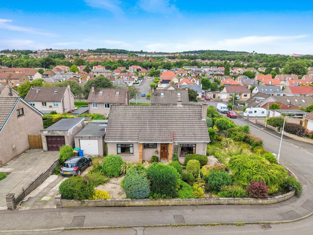 Property photo 1 of 31