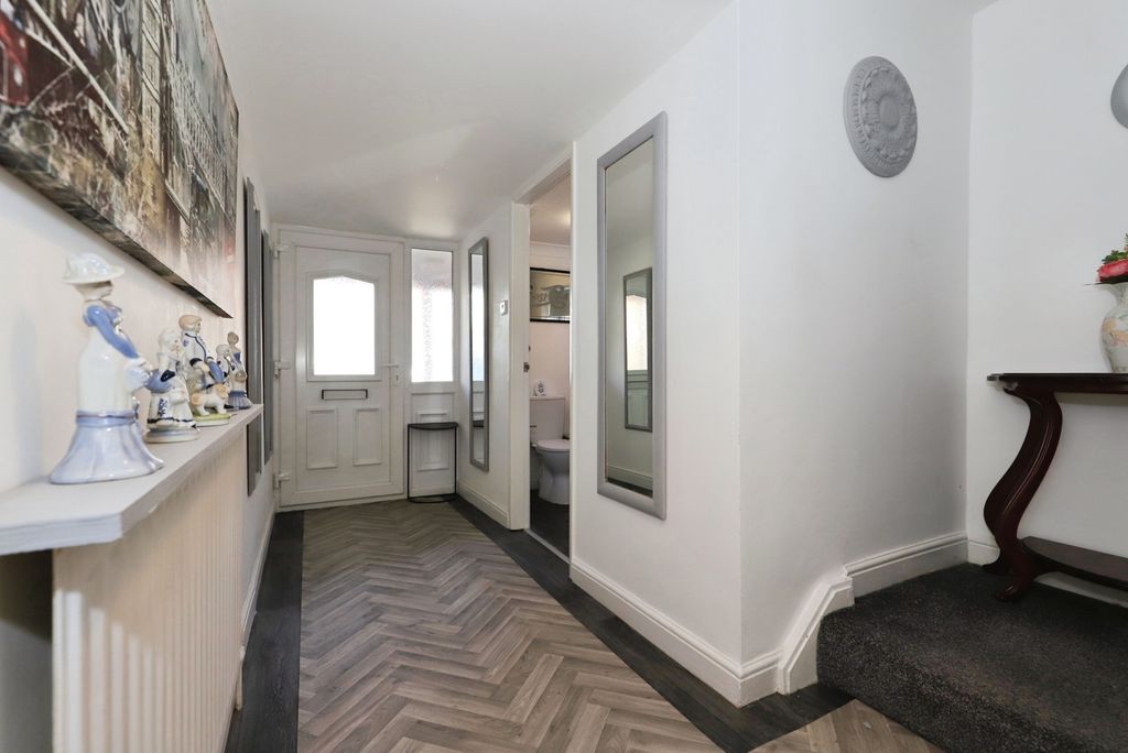 Property photo 2 of 27 Pbox-Img.Jpg