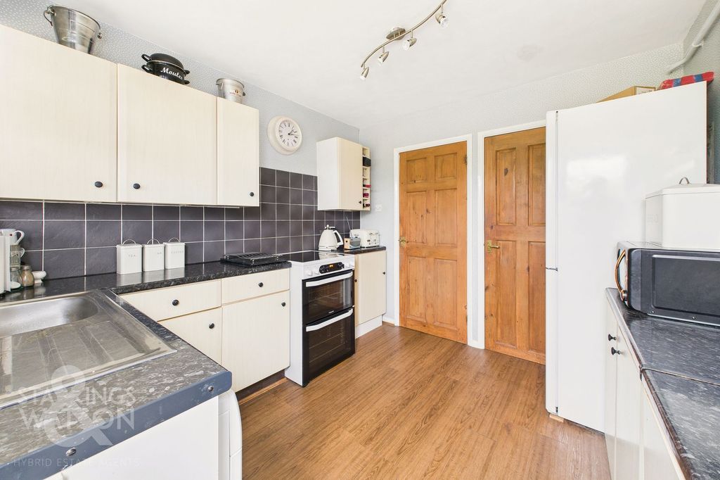 Property photo 3 of 17