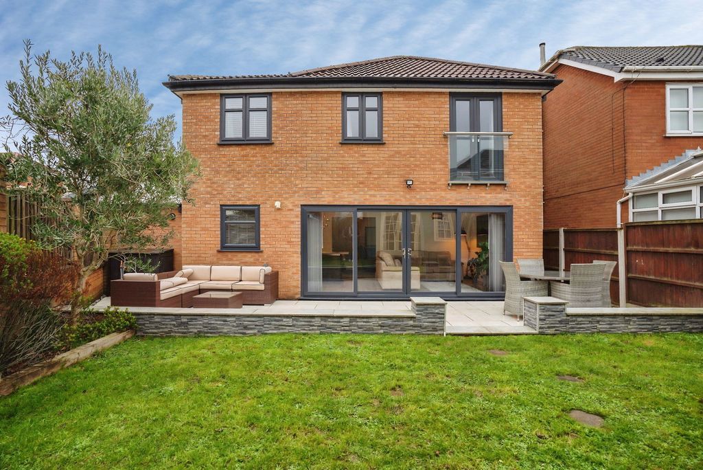 Property photo 2 of 44