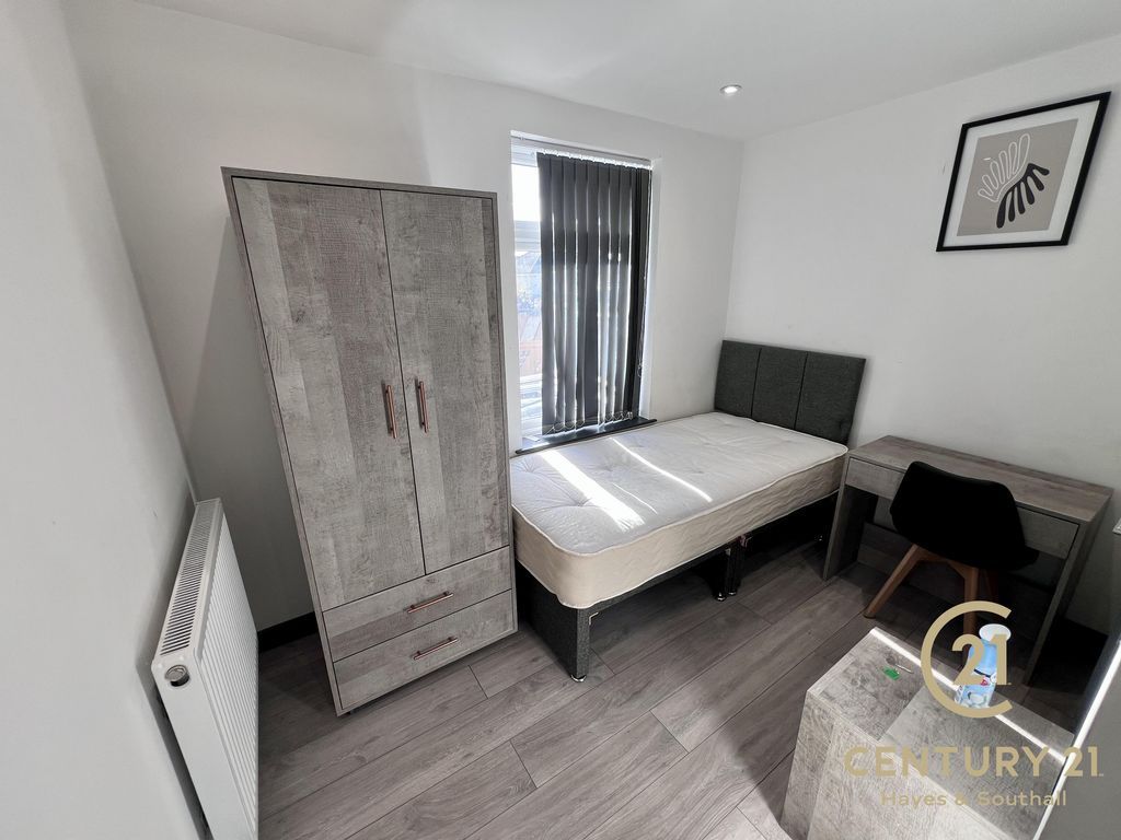 Property photo 1 of 3