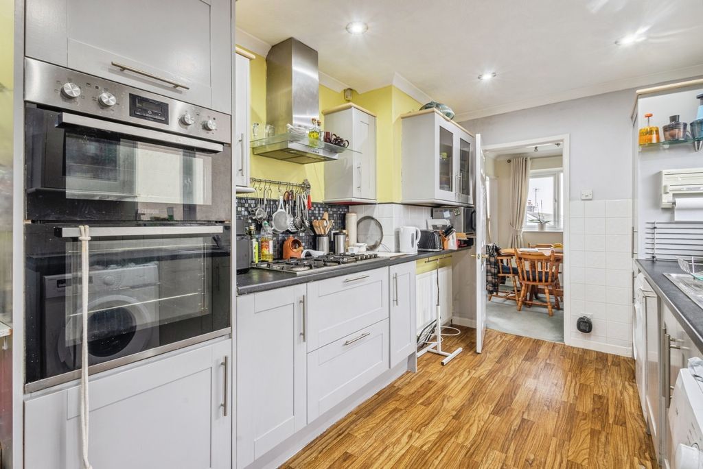 Property photo 3 of 19 Pbox-Img.Jpg