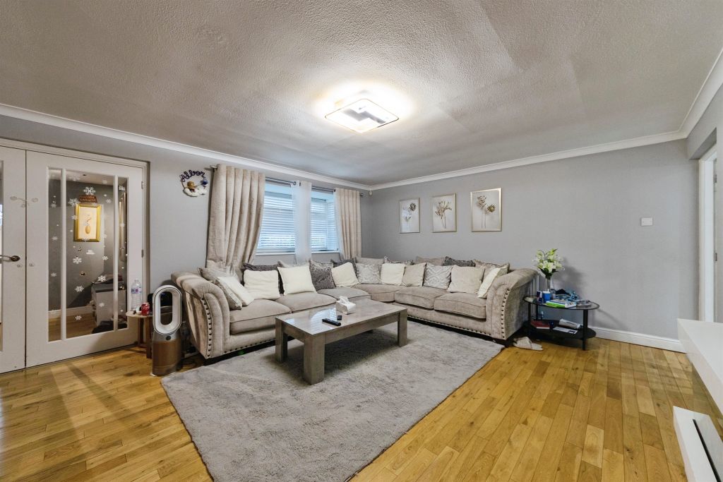 Property photo 2 of 20