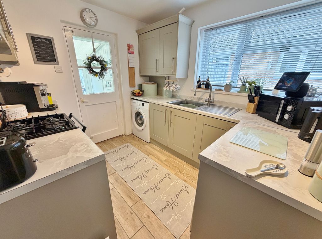 Property photo 3 of 16