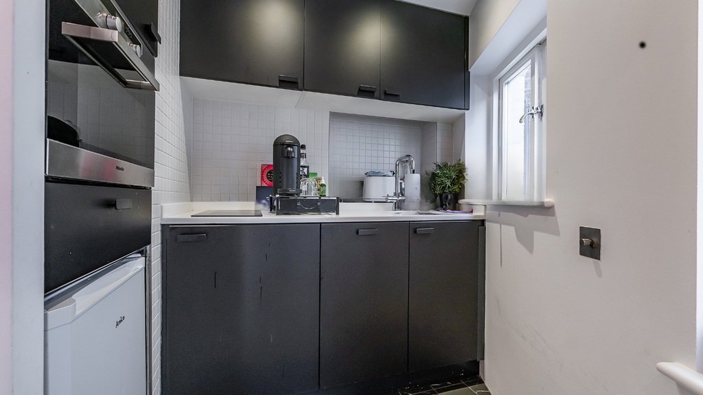 Property photo 2 of 3