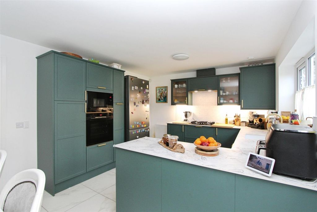 Property photo 3 of 22 Kitchen / Diner