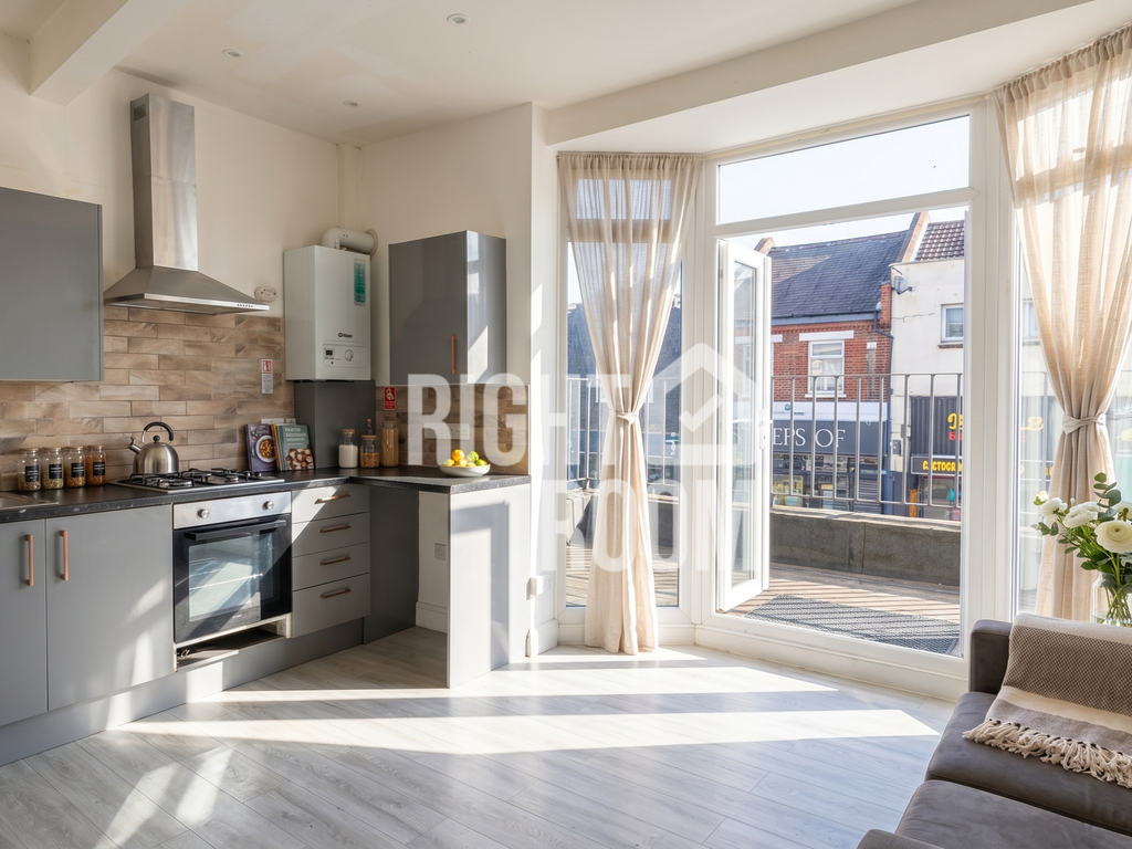 Additional image 4 of 5 bed flat to rent5 Bed Flat, Albert Road, Southsea PO5