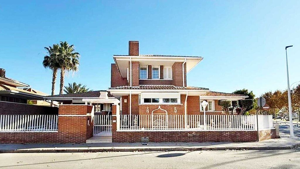 Property photo 1 of 41