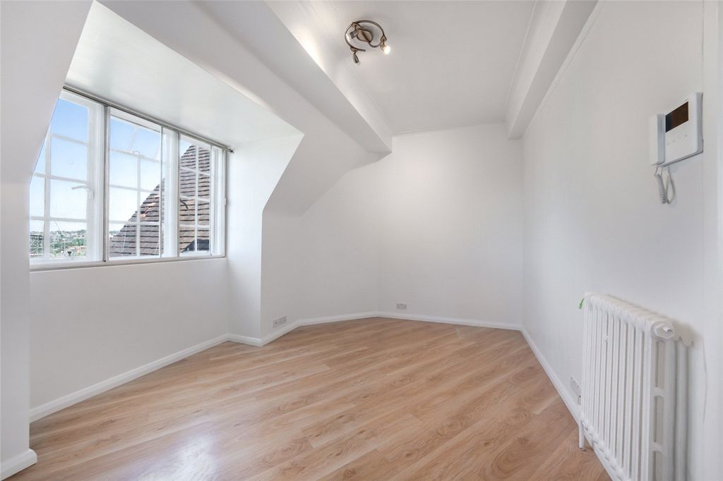 Property photo 2 of 10 Picture No. 01