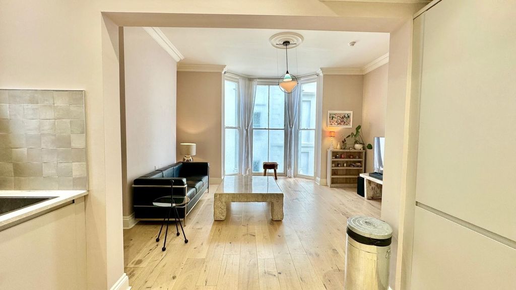 Property photo 1 of 28