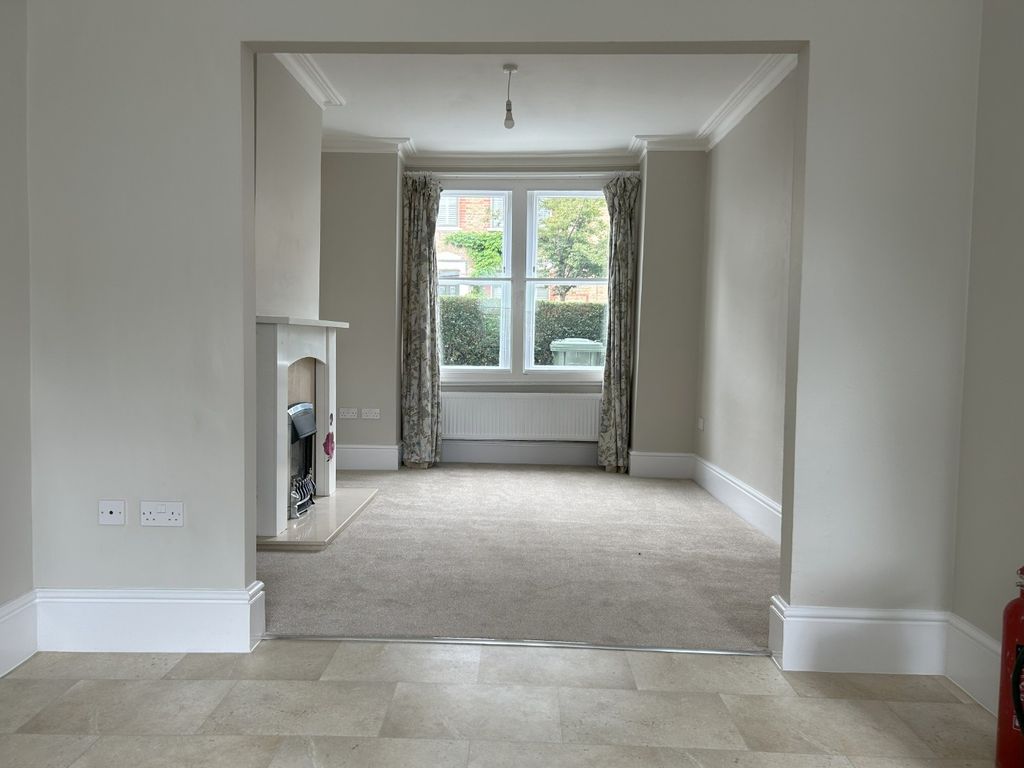 Property photo 3 of 4