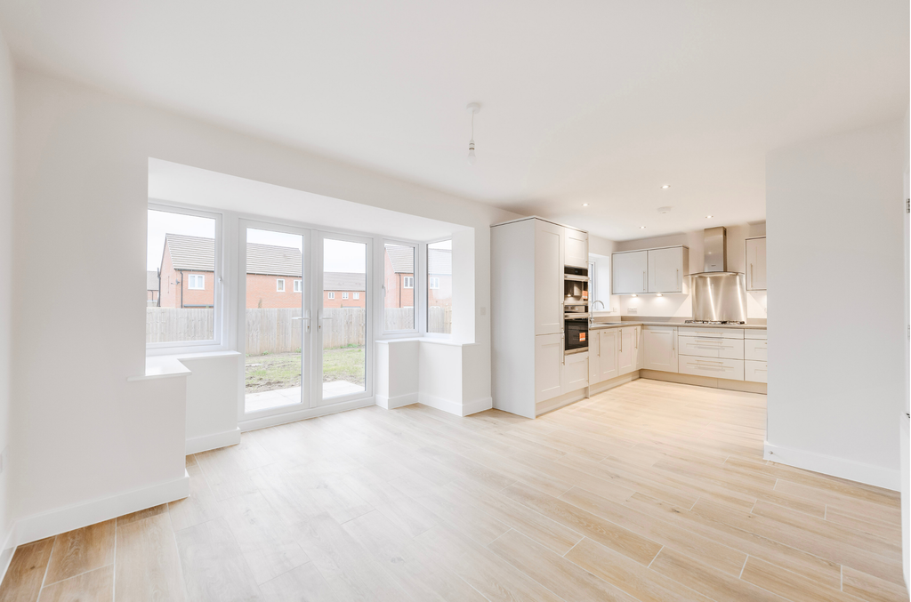 Property photo 3 of 11 Kitchen/Dining Room