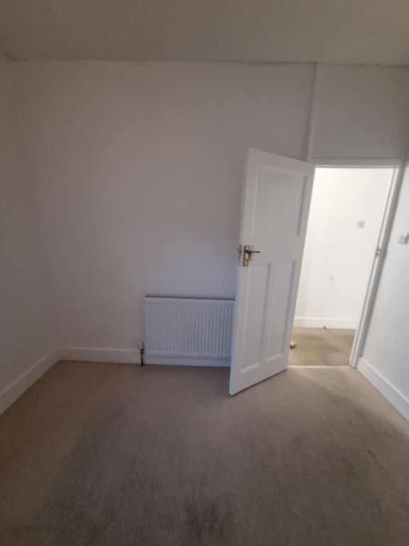 Property photo 1 of 12 3 Bed Terraced House To Rent Kent Road, Grays Rm17