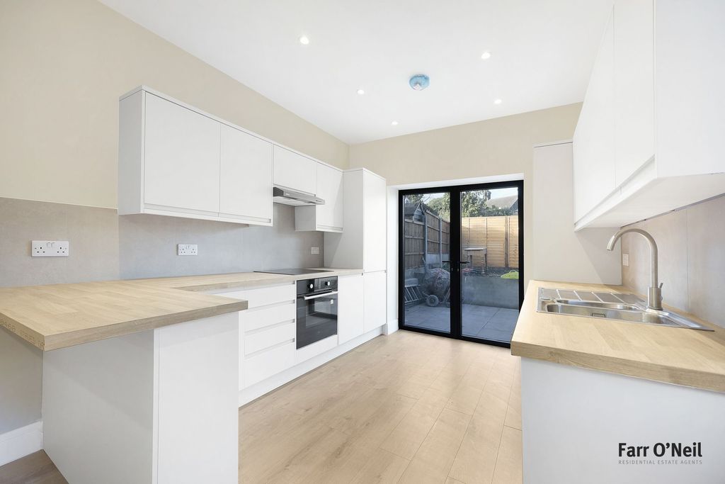 Property photo 2 of 12 Photo 8