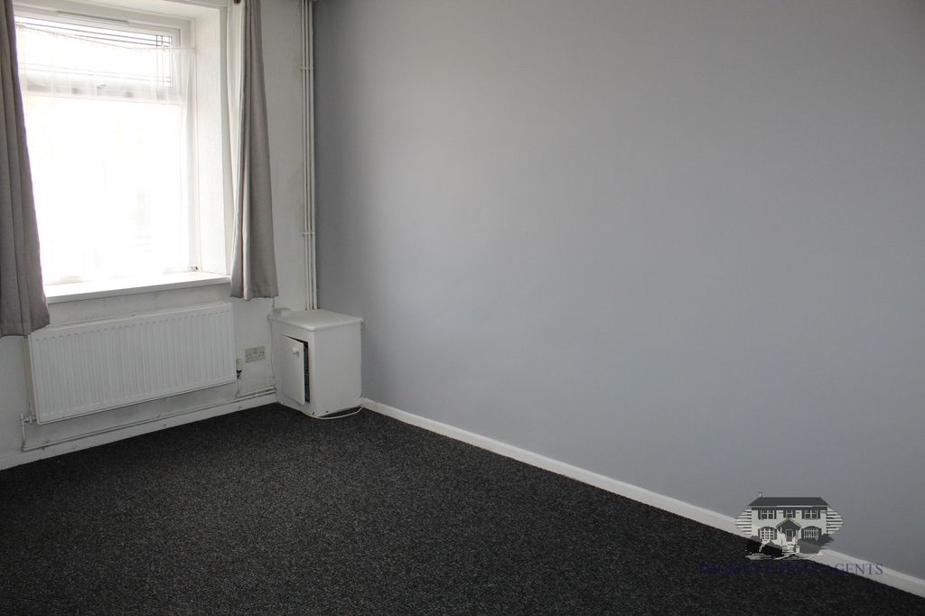 Property photo 2 of 9 Lounge