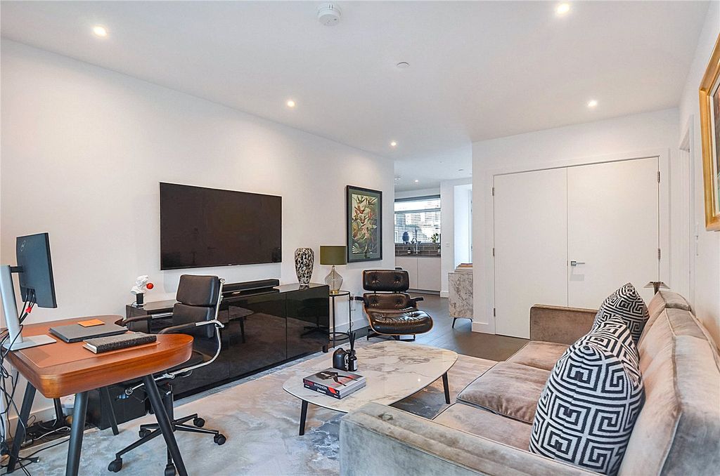 Property photo 2 of 17 Picture No. 14