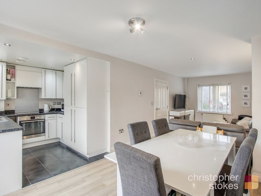 Property photo 2 of 19 2589045