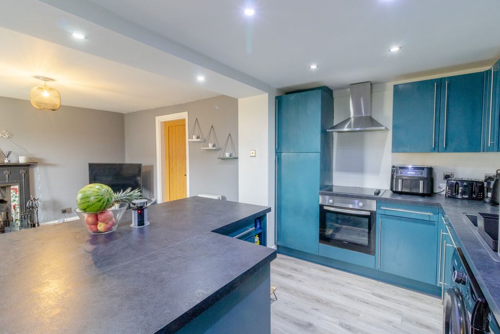 Property photo 2 of 17 Open Plan Family Dining Kitchen