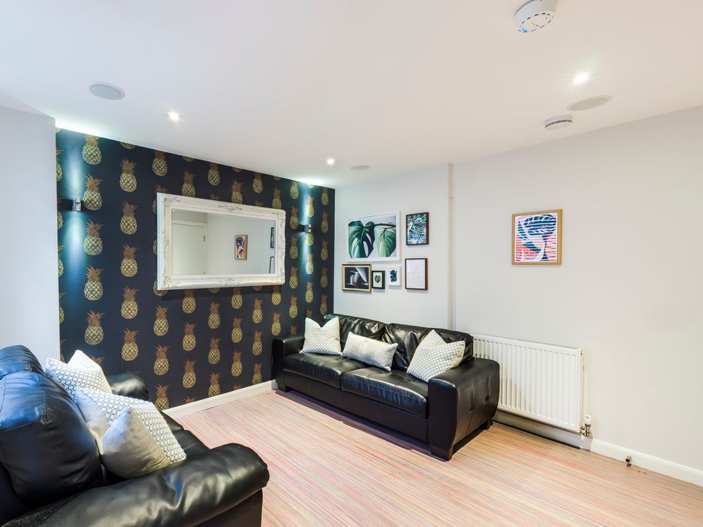 Property photo 1 of 7 Photo 0