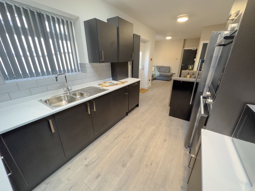 Property photo 3 of 16 17