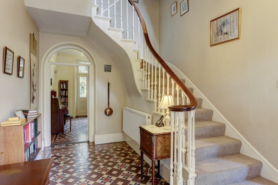 Property photo 2 of 30