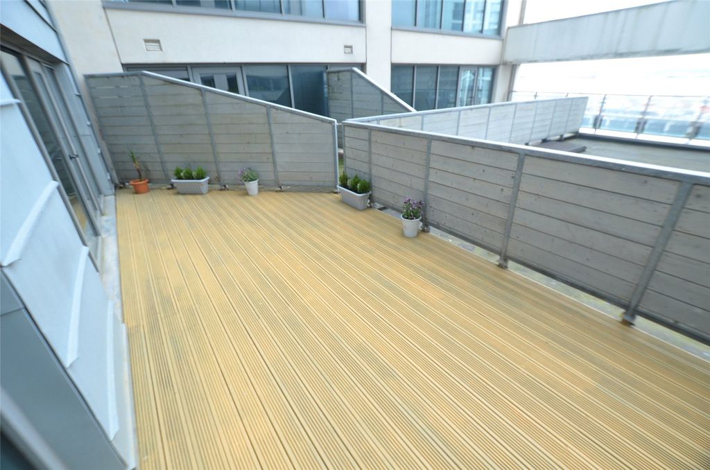 Property photo 2 of 41 Picture No. 27