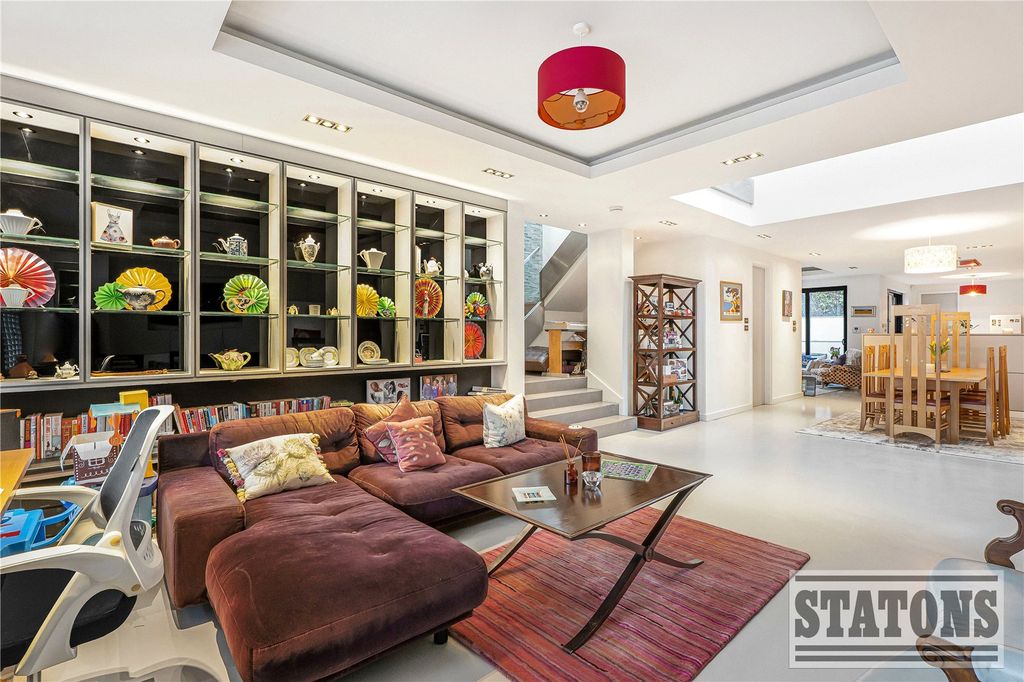 Property photo 3 of 28 Picture No. 13