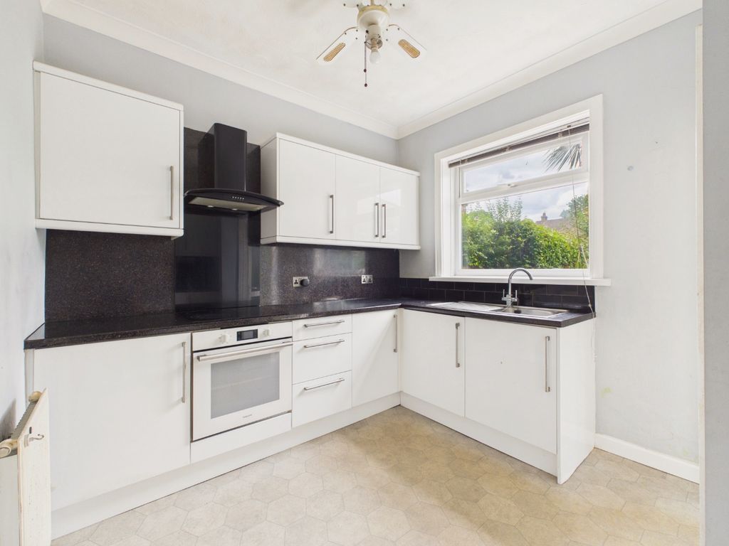 Property photo 3 of 18 5218696