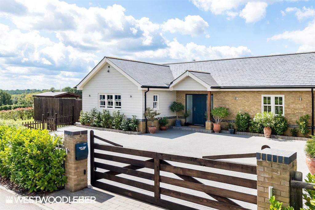 Property photo 1 of 43 Birchplace_18.Jpg