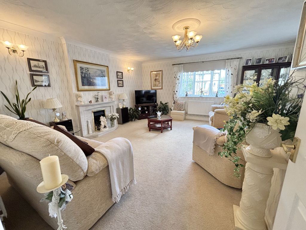 Property photo 3 of 23