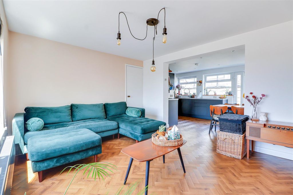 Property photo 3 of 20