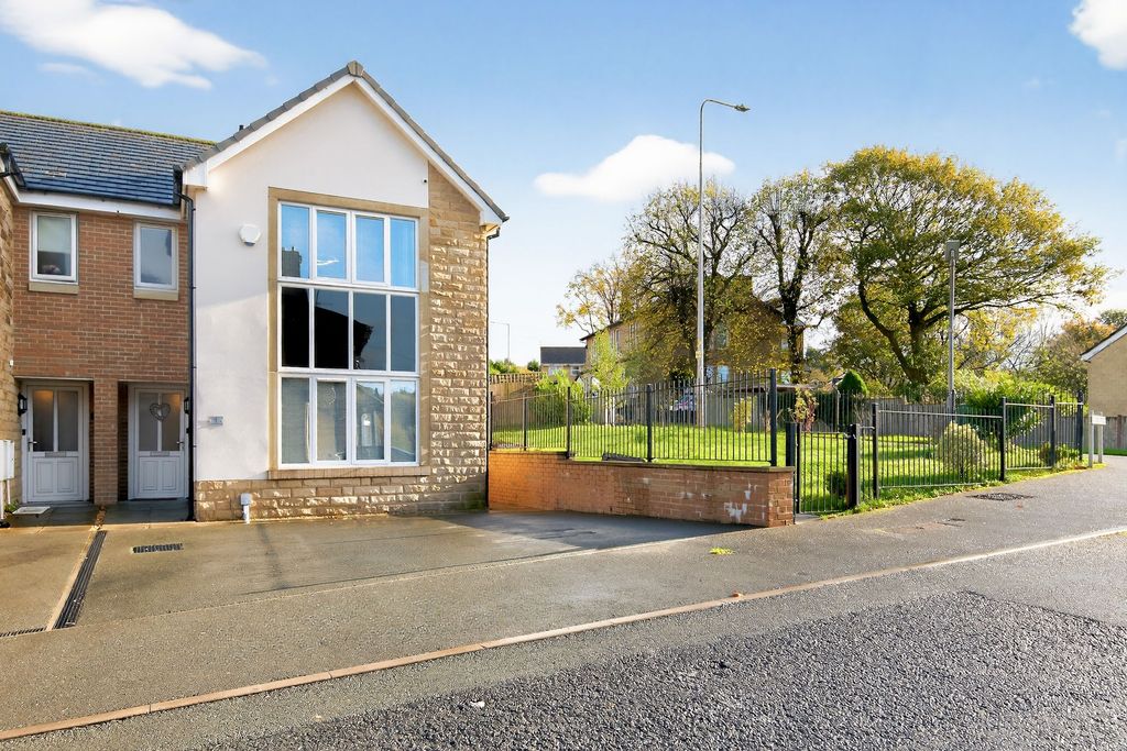 Property photo 1 of 45